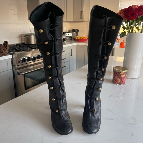 Marc Jacobs size 8 leather boots, front gold buttons - Picture 2 of 12